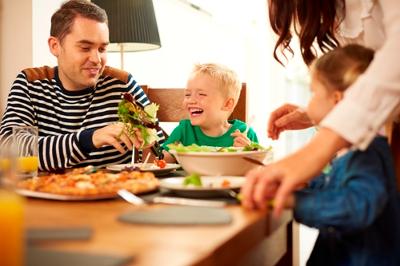 Staying Healthy / Family Eating Staying Healthy / Family Eating